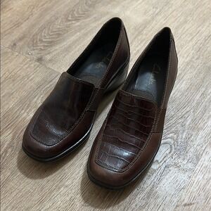 CLARKS | Leather Alligator Pattern Loafers